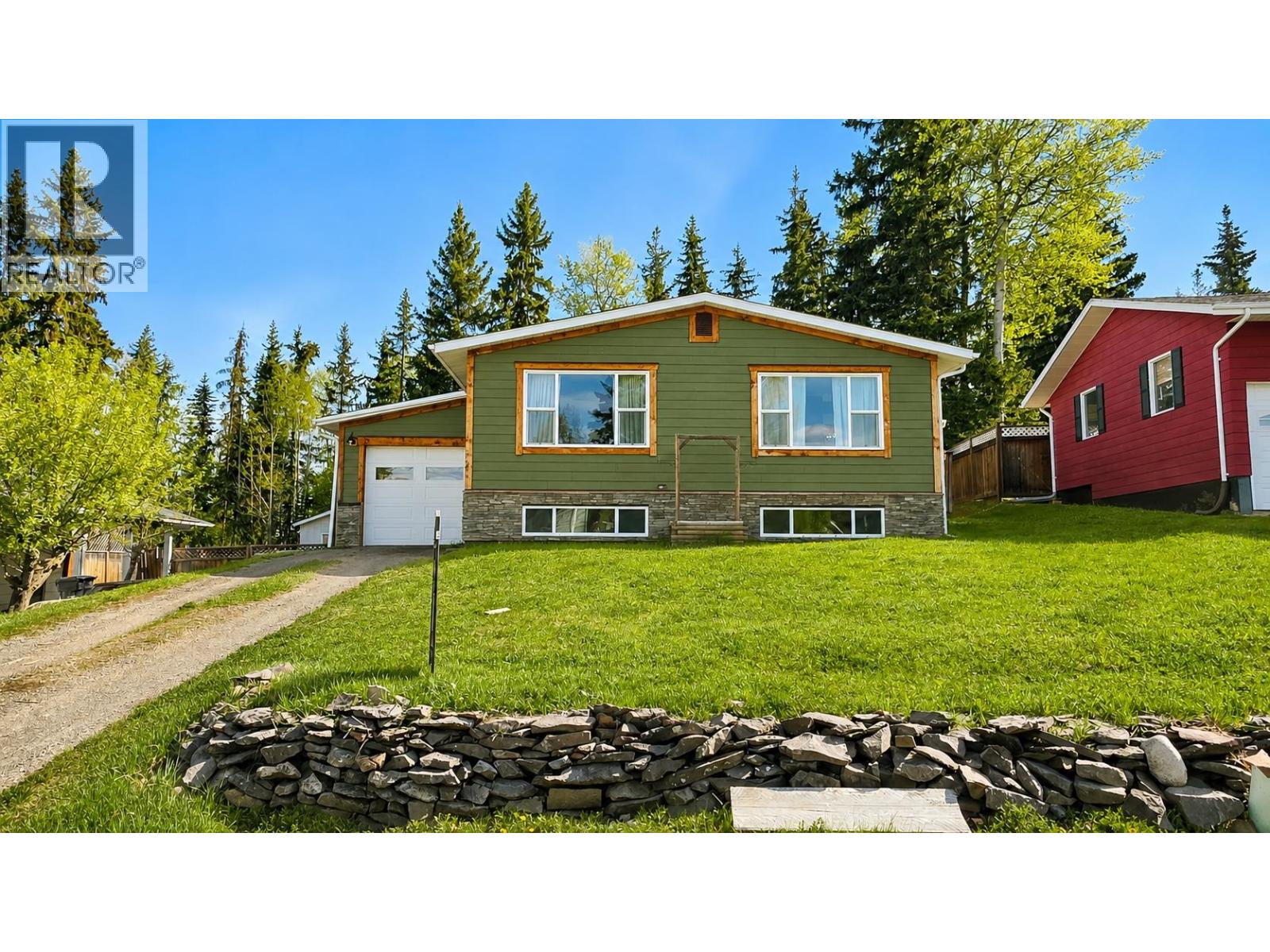 3448 Jewel Road, Houston, British Columbia  V0J 1Z0 - Photo 2 - R3076208