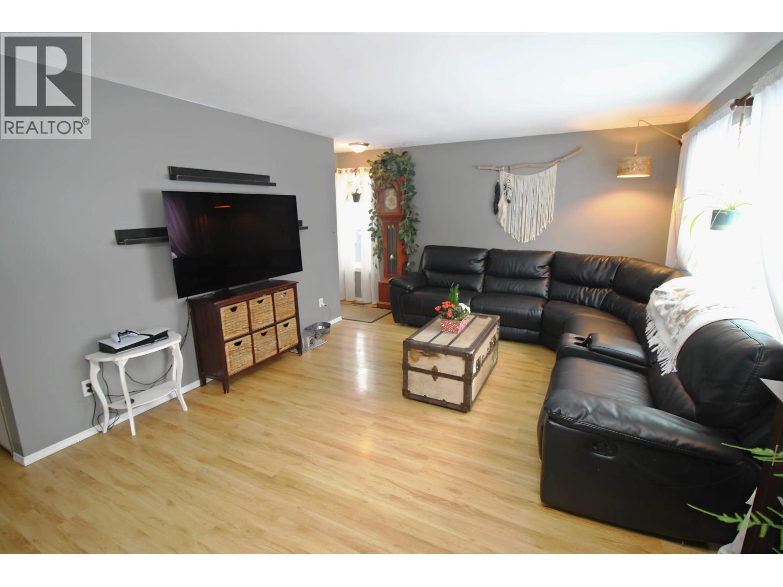 3448 Jewel Road, Houston, British Columbia  V0J 1Z0 - Photo 6 - R3076208