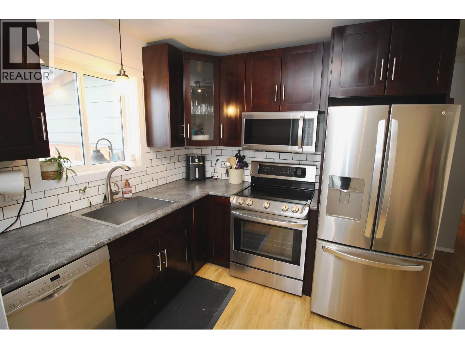 3448 Jewel Road, Houston, British Columbia  V0J 1Z0 - Photo 9 - R3076208
