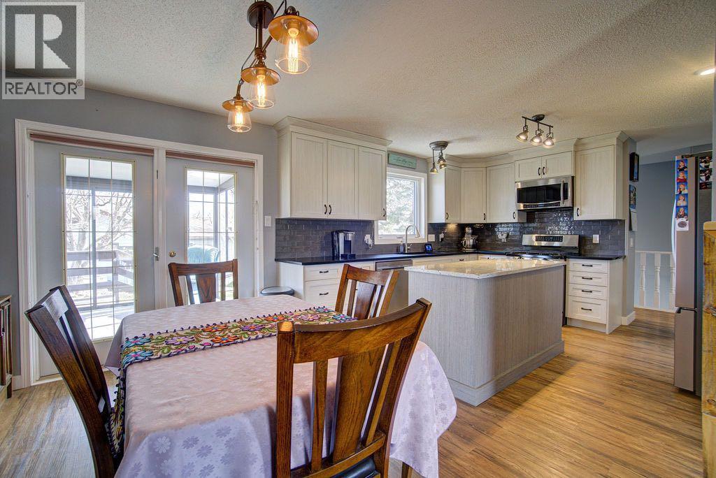 5338 5 Street W, Claresholm, Alberta  T0L 0T0 - Photo 7 - A2300430