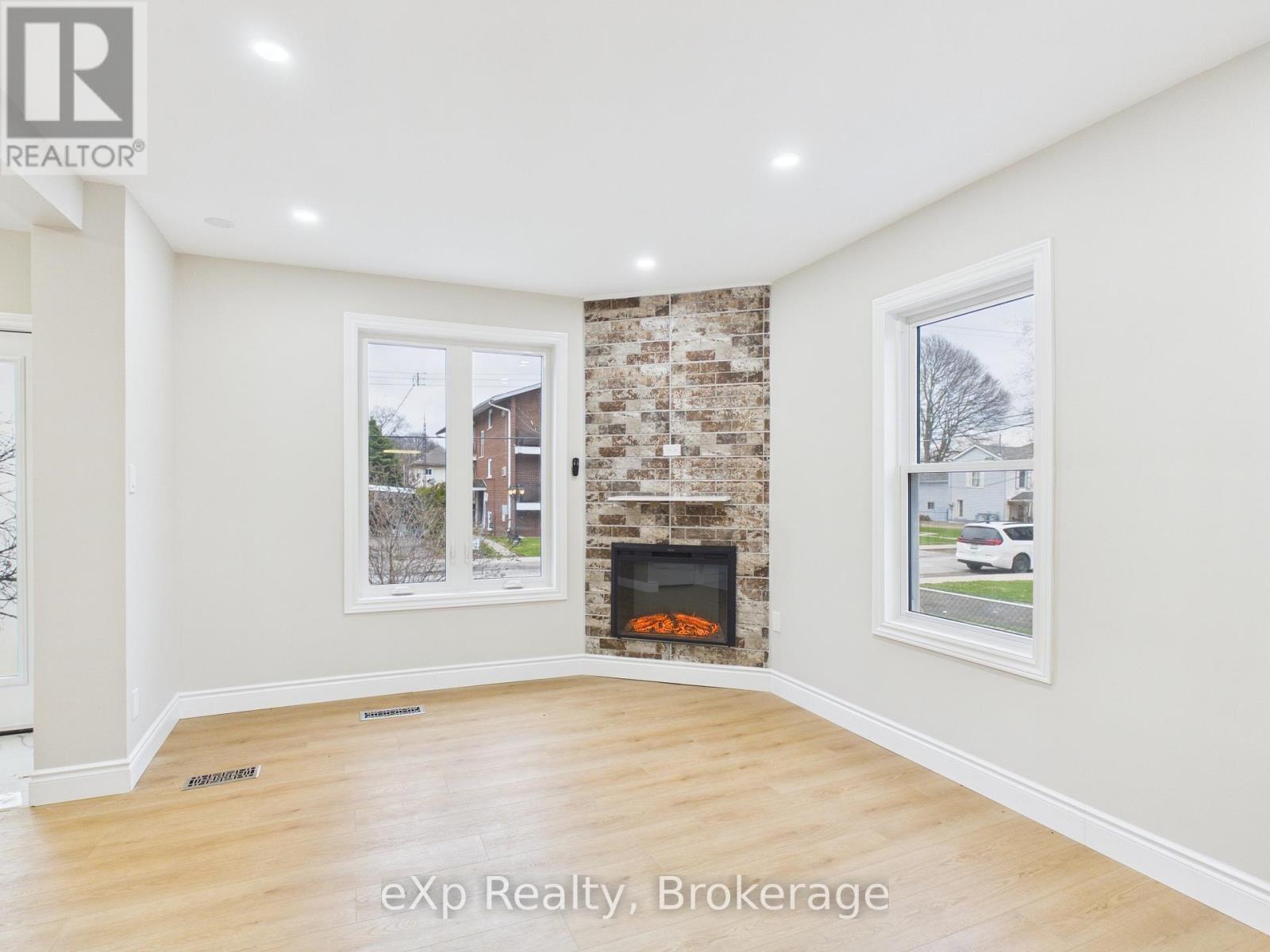 276 Foster Avenue, Belleville (Belleville Ward), Ontario  K8N 3R5 - Photo 10 - X13091652