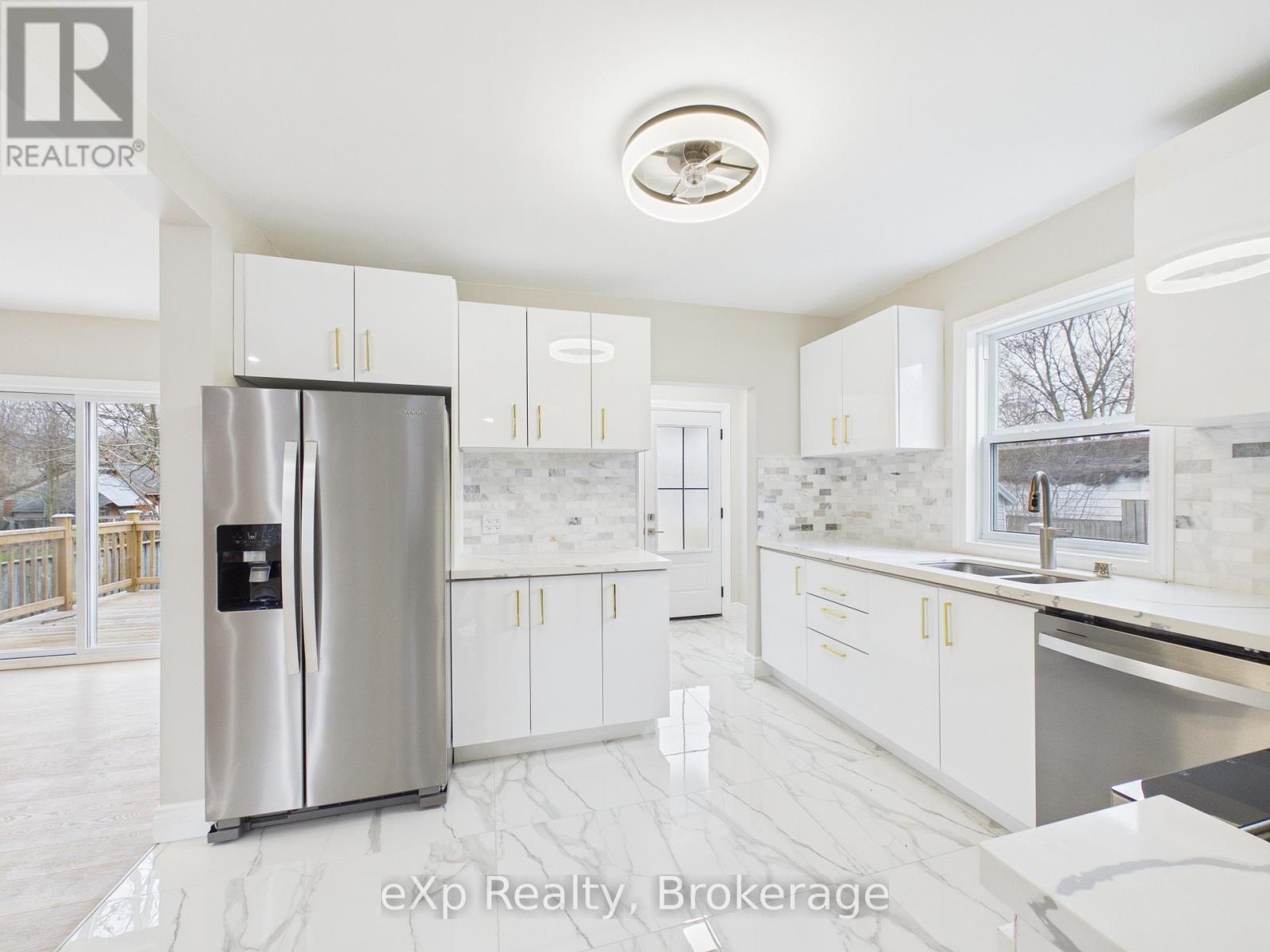 276 Foster Avenue, Belleville (Belleville Ward), Ontario  K8N 3R5 - Photo 6 - X13091652