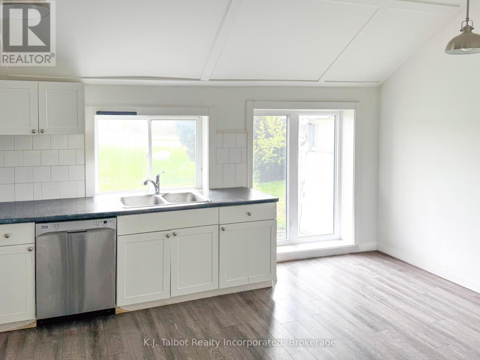 34002 Saltford Road, Goderich (Goderich (Town)), Ontario  N7A 3Y1 - Photo 3 - X13091718