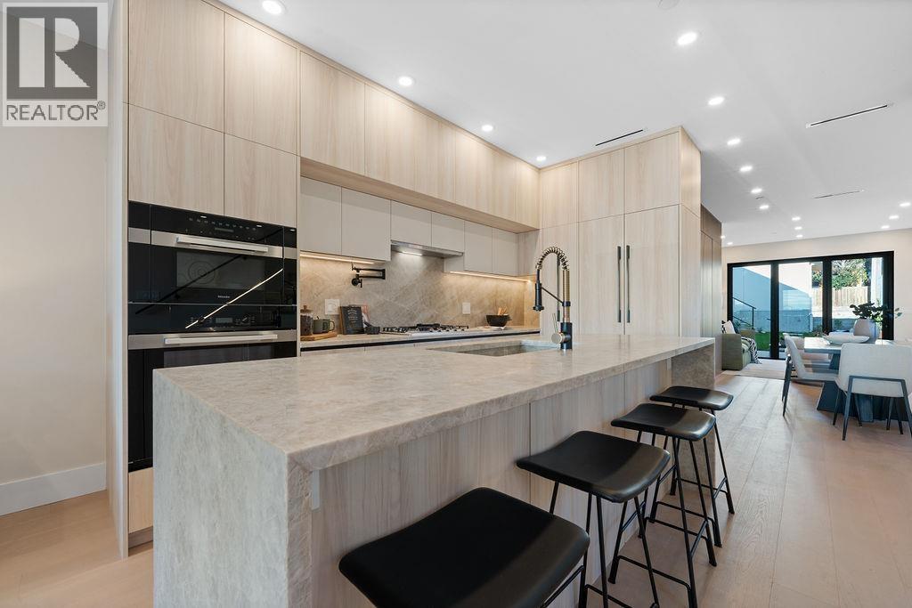 504 E 5th Street, North Vancouver, British Columbia  V7L 1M4 - Photo 11 - R3120230