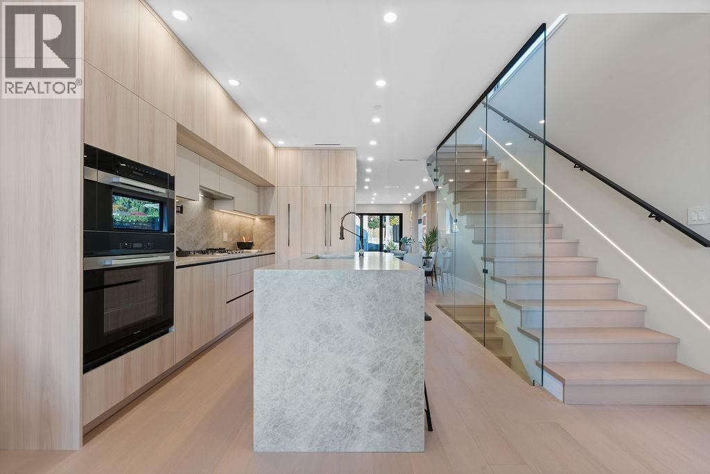 504 E 5th Street, North Vancouver, British Columbia  V7L 1M4 - Photo 12 - R3120230