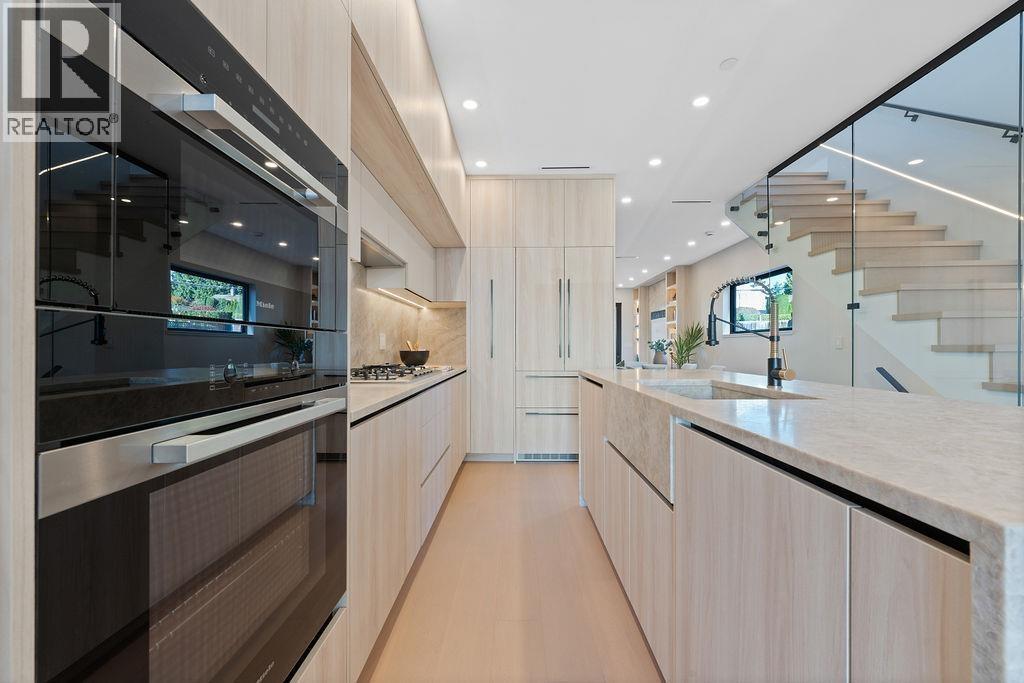 504 E 5th Street, North Vancouver, British Columbia  V7L 1M4 - Photo 7 - R3120230