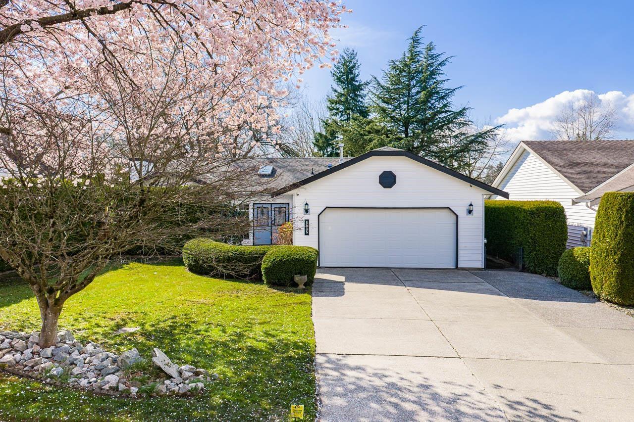 5935 169a Street, Surrey, British Columbia  V3S 6Y6 - Photo 1 - R3120308
