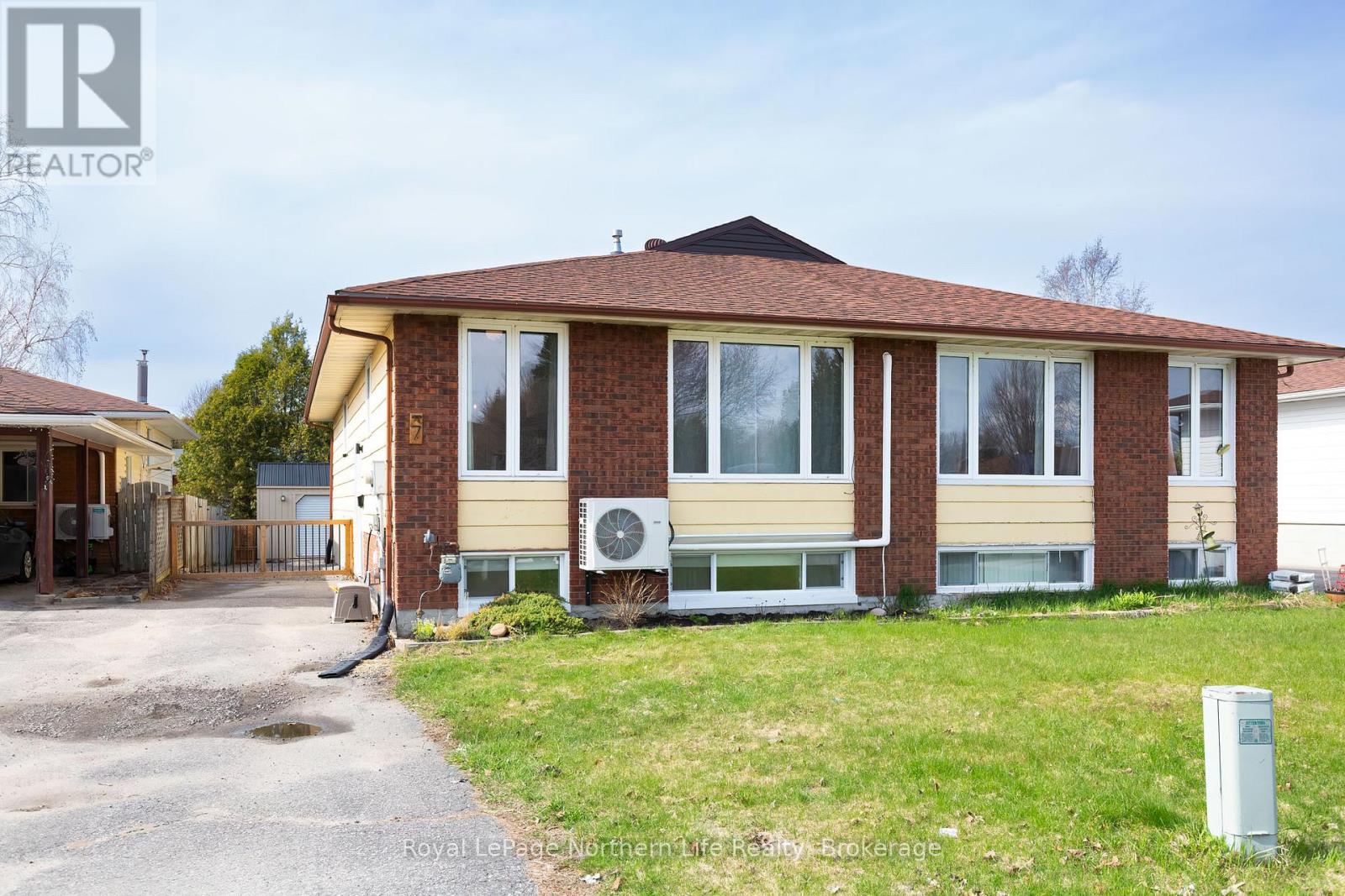 7 Harris Drive, North Bay, Ontario  P1A 3Z1 - Photo 1 - X13091636