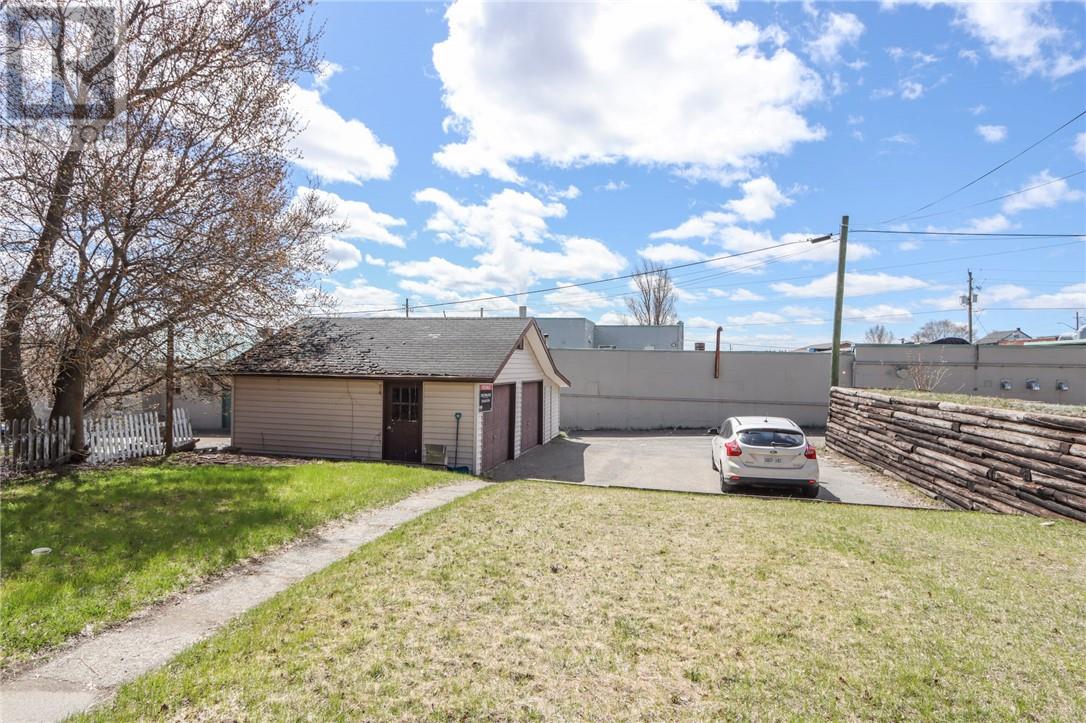 221 Oak Street, Sudbury, Ontario  P3C 1M8 - Photo 3 - 2126840