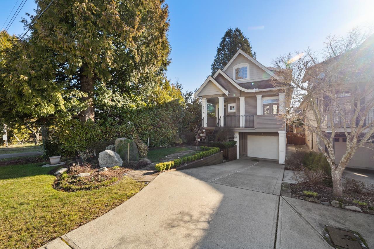 15556 Goggs Avenue, White Rock, British Columbia  V4B 2N6 - Photo 2 - R3119630