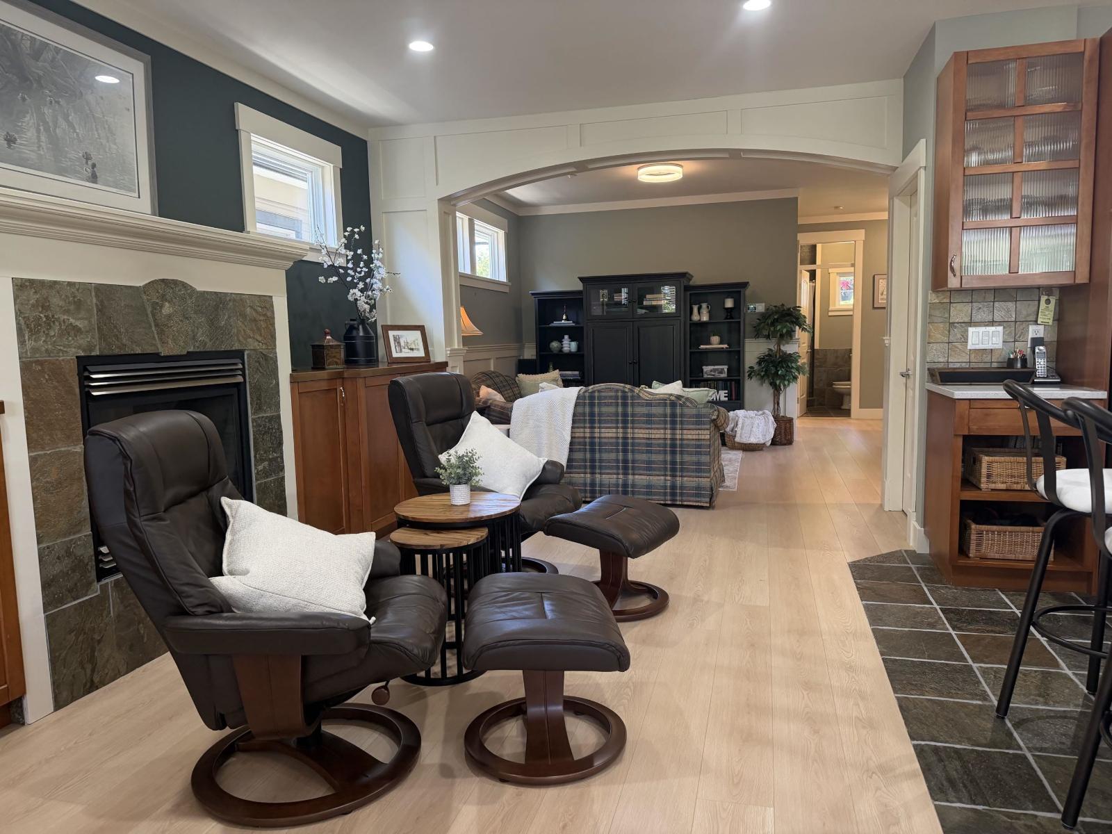 15556 Goggs Avenue, White Rock, British Columbia  V4B 2N6 - Photo 9 - R3119630