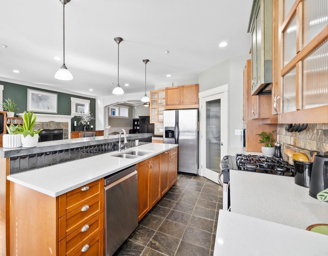 15556 Goggs Avenue, White Rock, British Columbia  V4B 2N6 - Photo 6 - R3119630