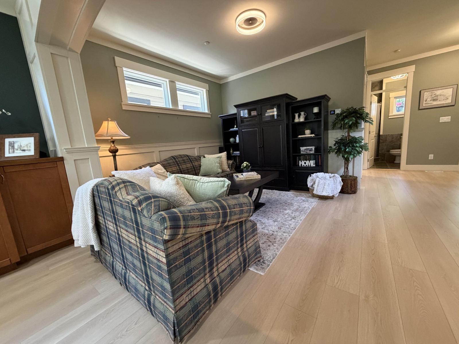 15556 Goggs Avenue, White Rock, British Columbia  V4B 2N6 - Photo 8 - R3119630