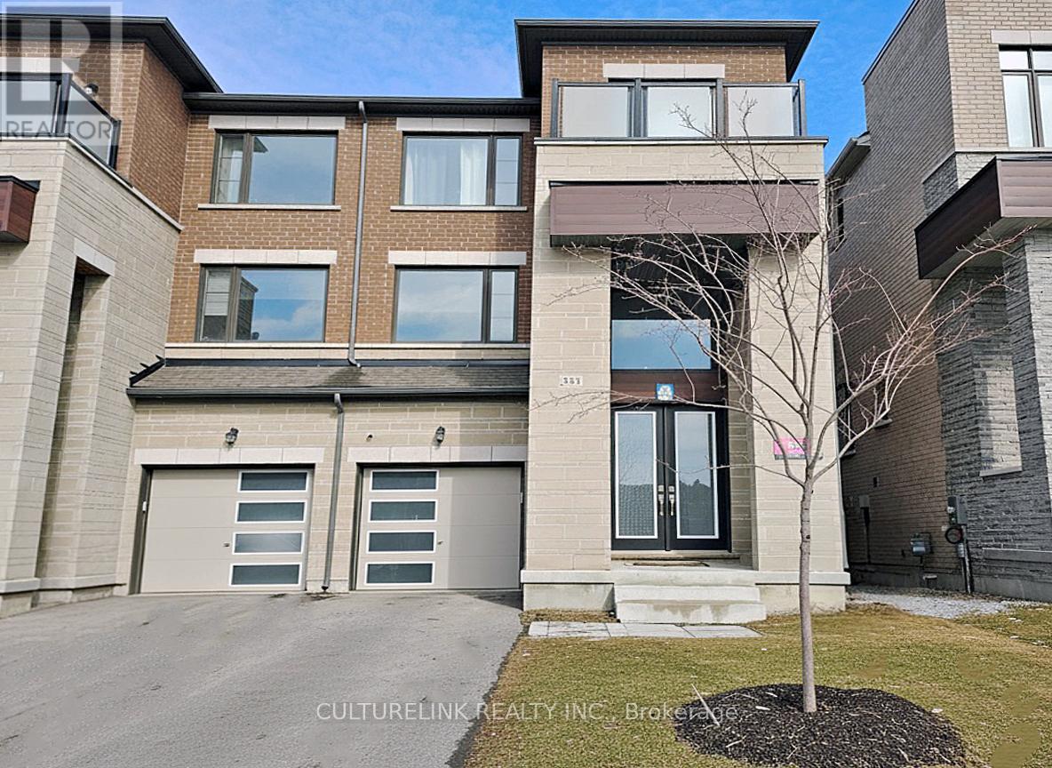 551 NEW ENGLAND COURT, Newmarket, Ontario