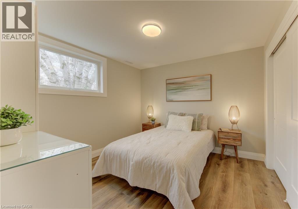 395 Warrington Drive, Waterloo, Ontario  N2L 2P7 - Photo 37 - 40823665