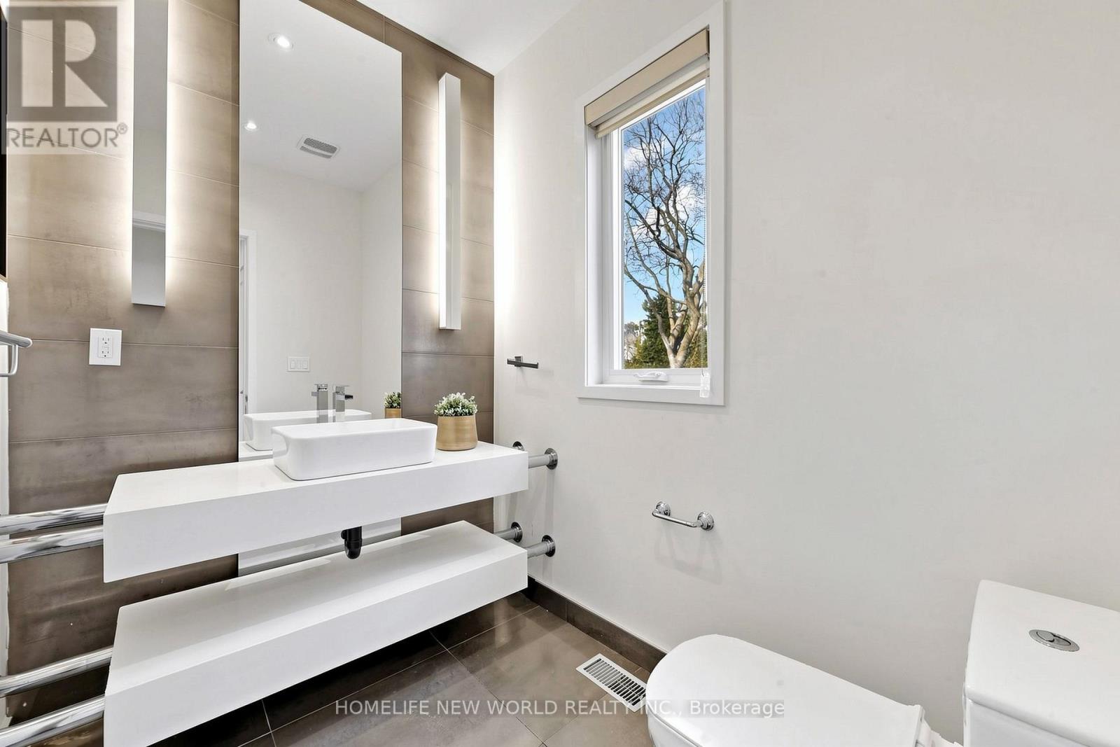 220 Roe Avenue, Toronto, Ontario  M5M 2J4 - Photo 15 - C13091648