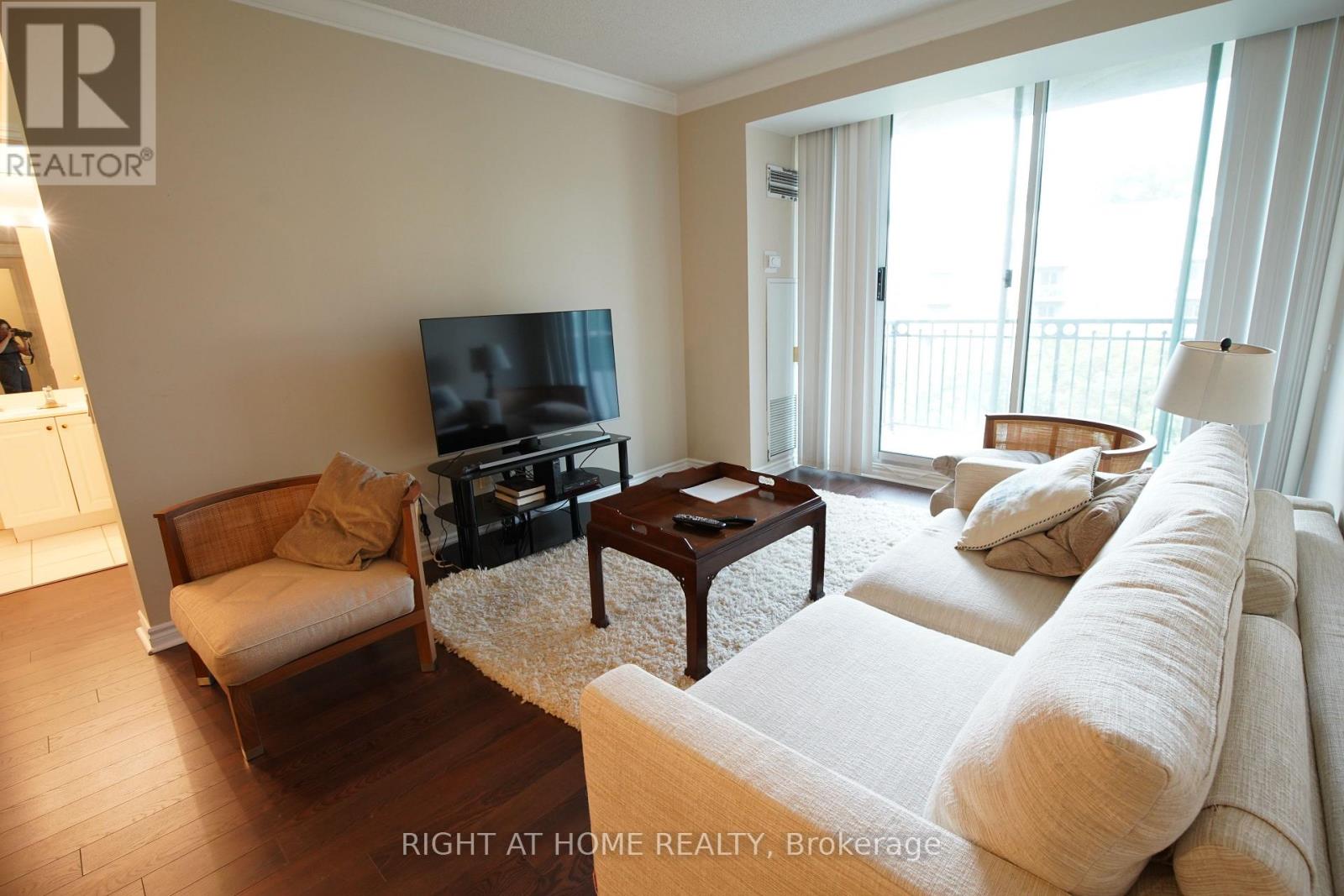 716 - 18 WILLIAM CARSON CRESCENT, Toronto, Ontario