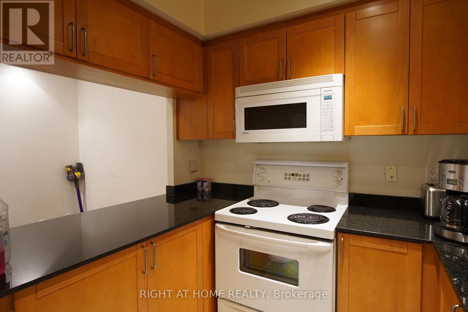 716 - 18 William Carson Crescent, Toronto, Ontario  M2P 2G6 - Photo 14 - C13091682
