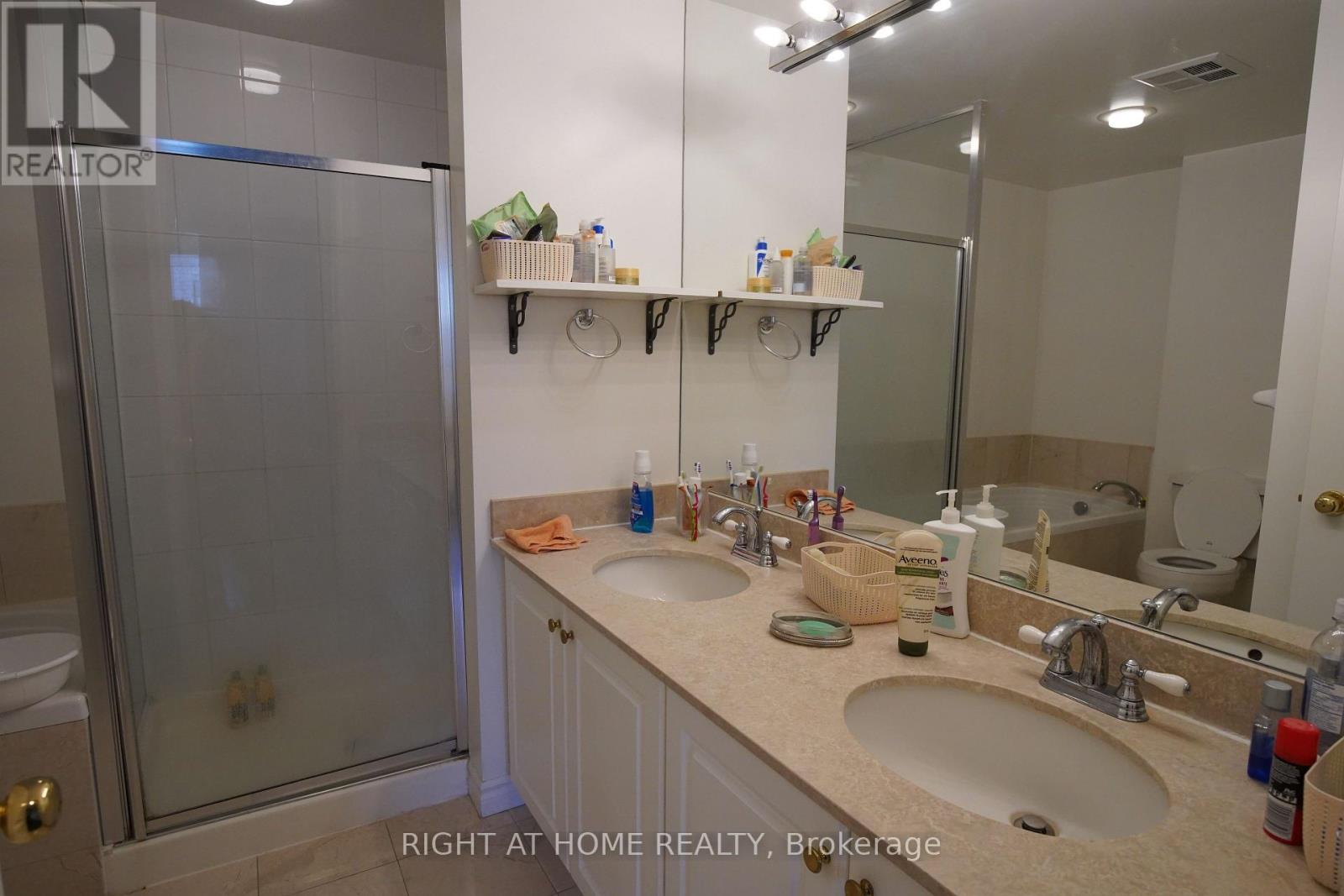 716 - 18 William Carson Crescent, Toronto, Ontario  M2P 2G6 - Photo 18 - C13091682
