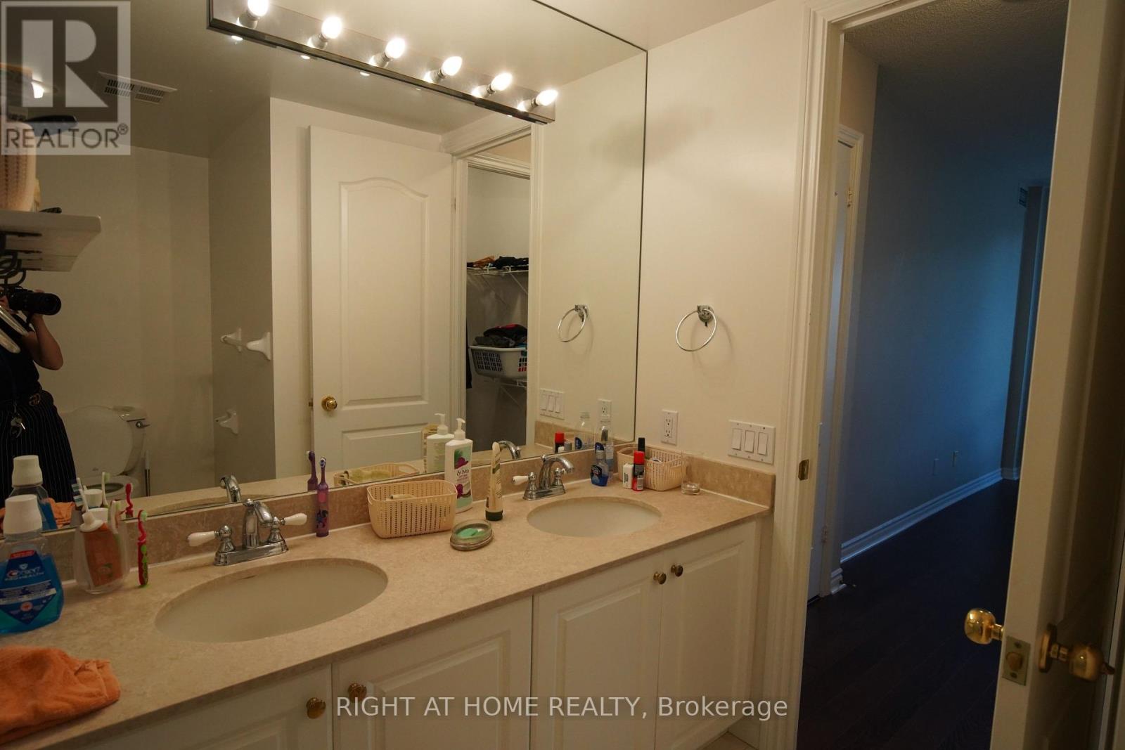 716 - 18 William Carson Crescent, Toronto, Ontario  M2P 2G6 - Photo 20 - C13091682