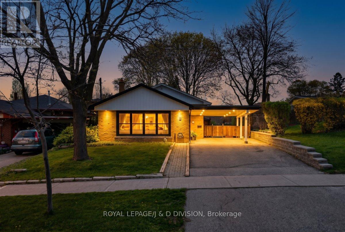 8 GAIETY DRIVE, Toronto, Ontario