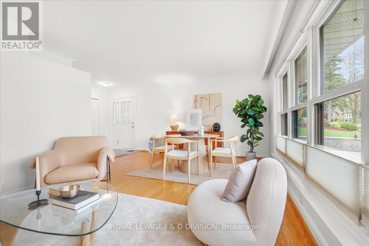 8 Gaiety Drive, Toronto, Ontario  M1H 1C1 - Photo 11 - E13091618
