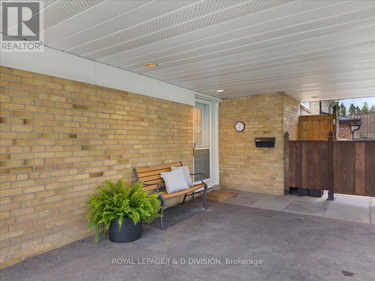 8 Gaiety Drive, Toronto, Ontario  M1H 1C1 - Photo 4 - E13091618