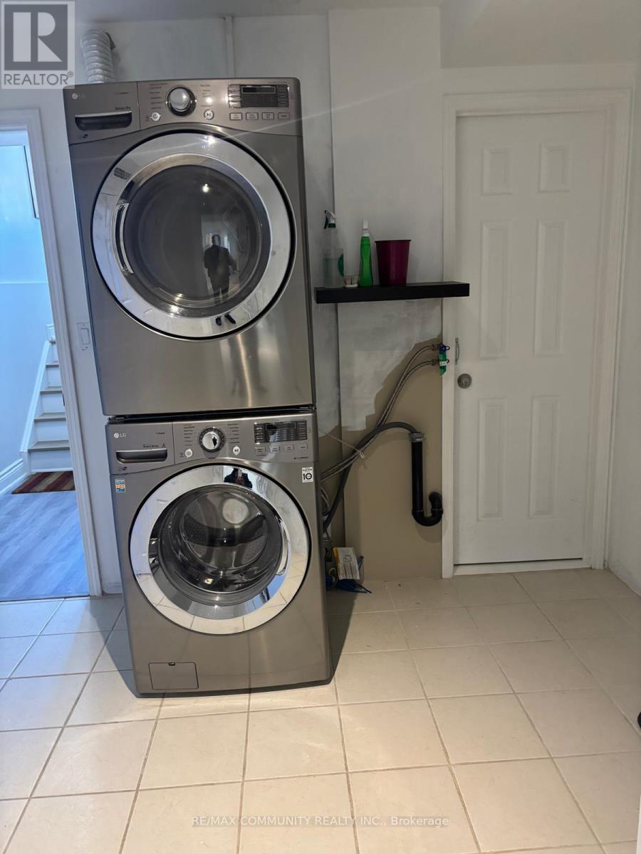 1606 Whitestone Drive, Oshawa, Ontario  L1K 2R9 - Photo 12 - E13091630