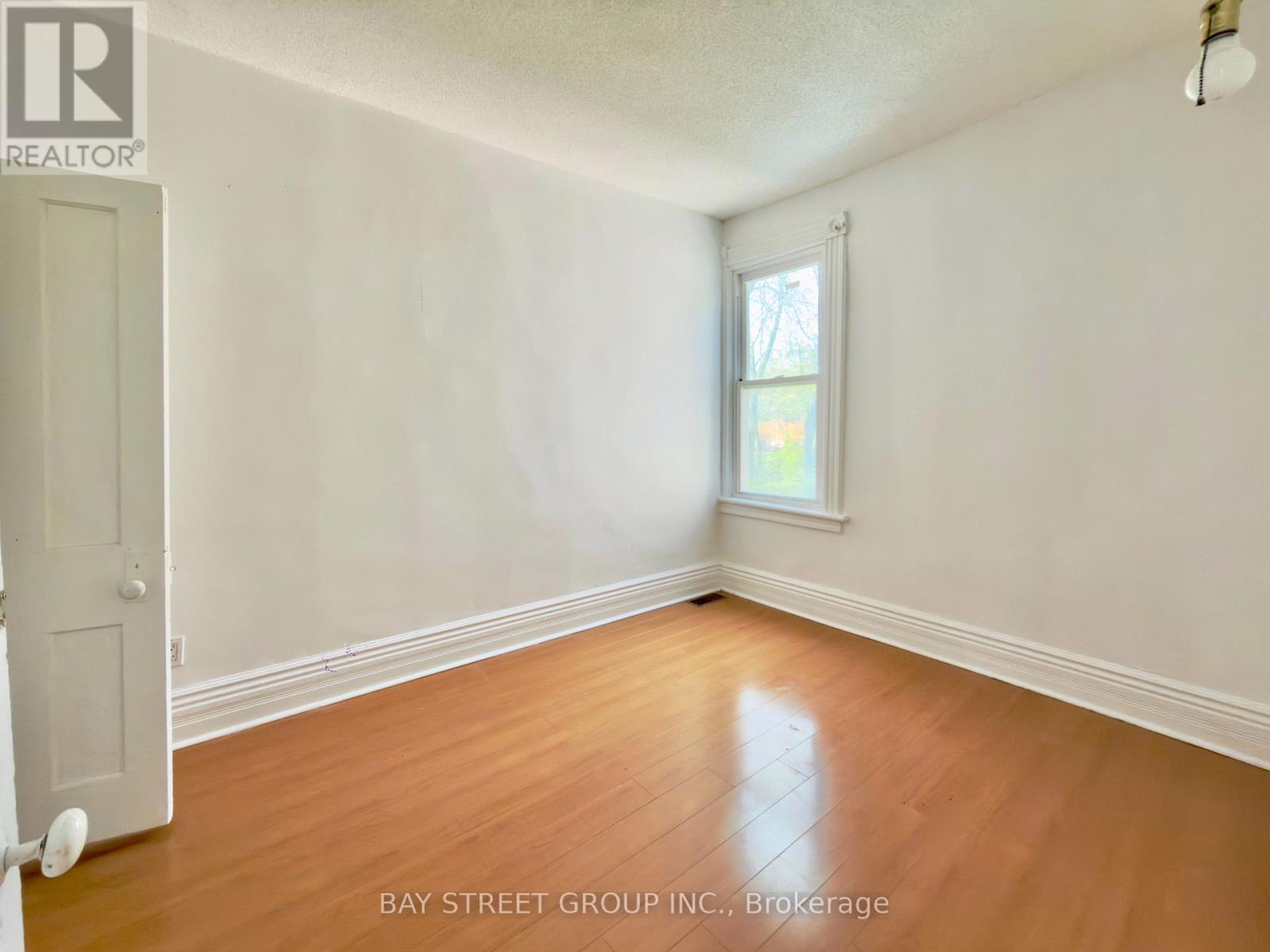 182 Boulton Avenue, Toronto, Ontario  M4M 2J9 - Photo 11 - E13091692