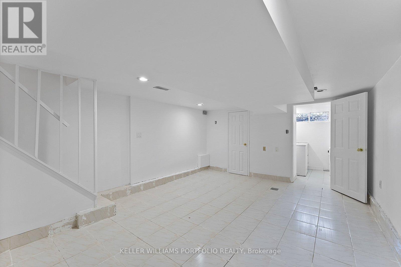 570 Jones Avenue, Toronto, Ontario  M4J 3H1 - Photo 31 - E13091724