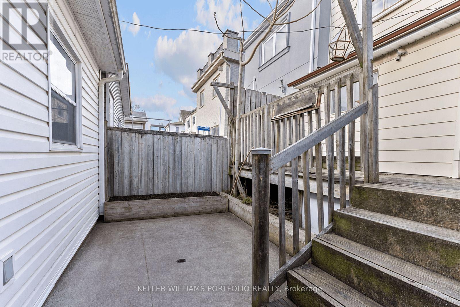570 Jones Avenue, Toronto, Ontario  M4J 3H1 - Photo 37 - E13091724