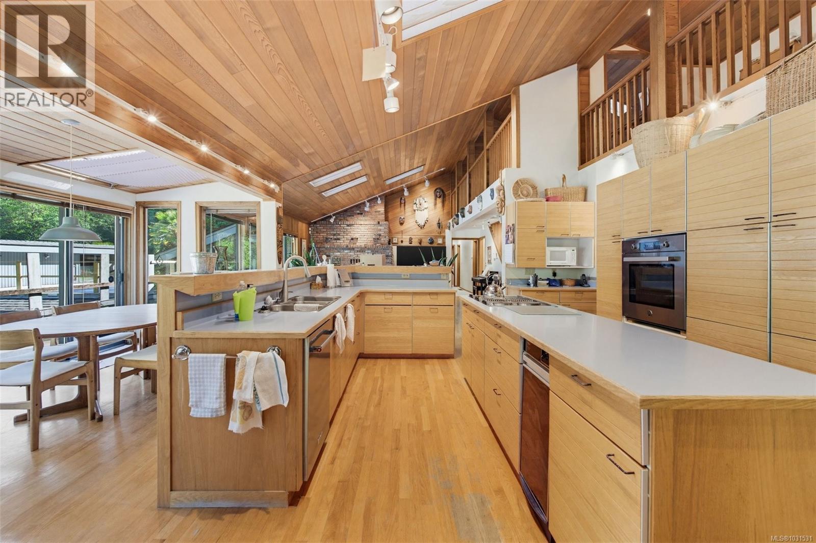5630 Batu Rd, Saanich, British Columbia  V8Z 6K5 - Photo 22 - 1031531
