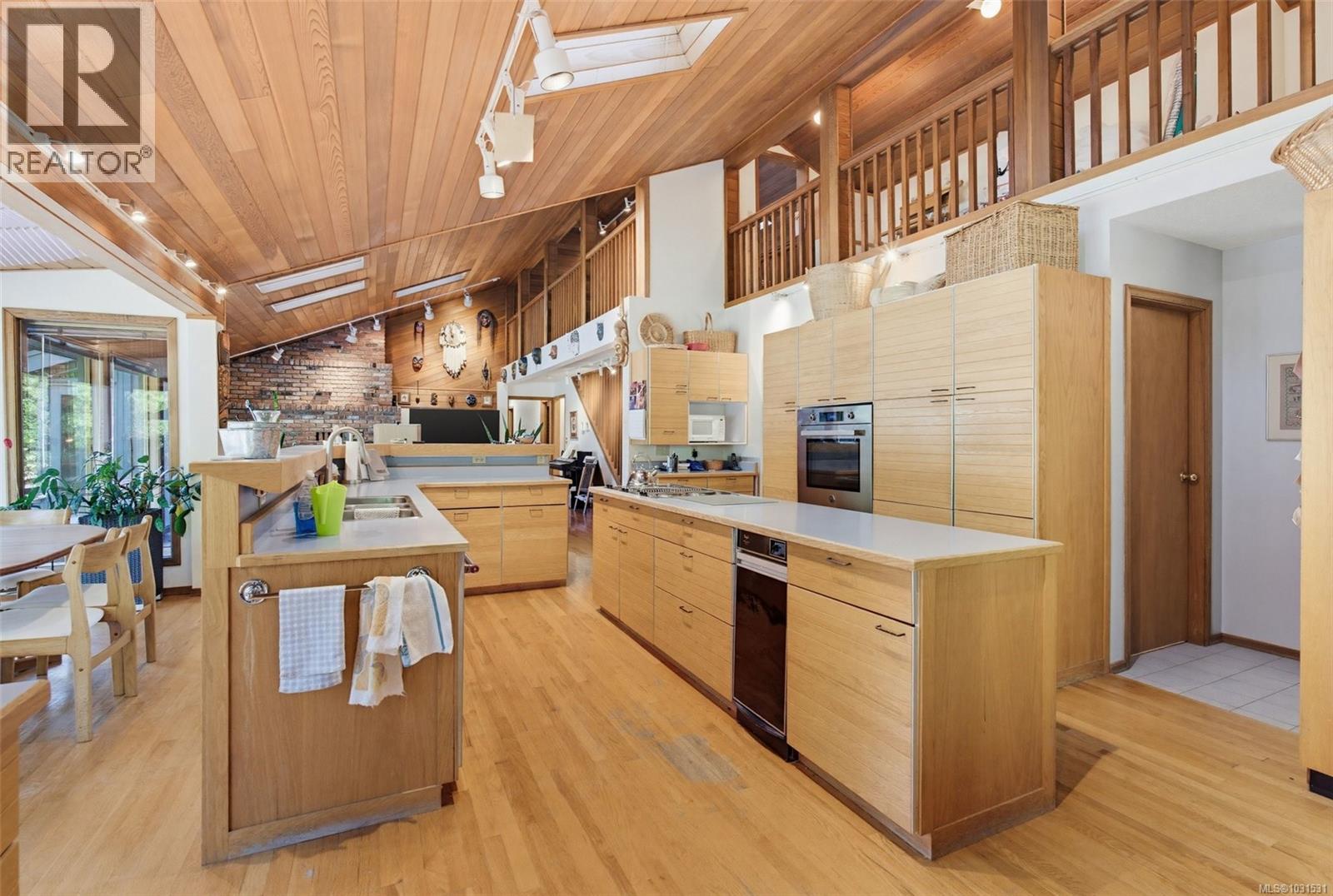 5630 Batu Rd, Saanich, British Columbia  V8Z 6K5 - Photo 21 - 1031531