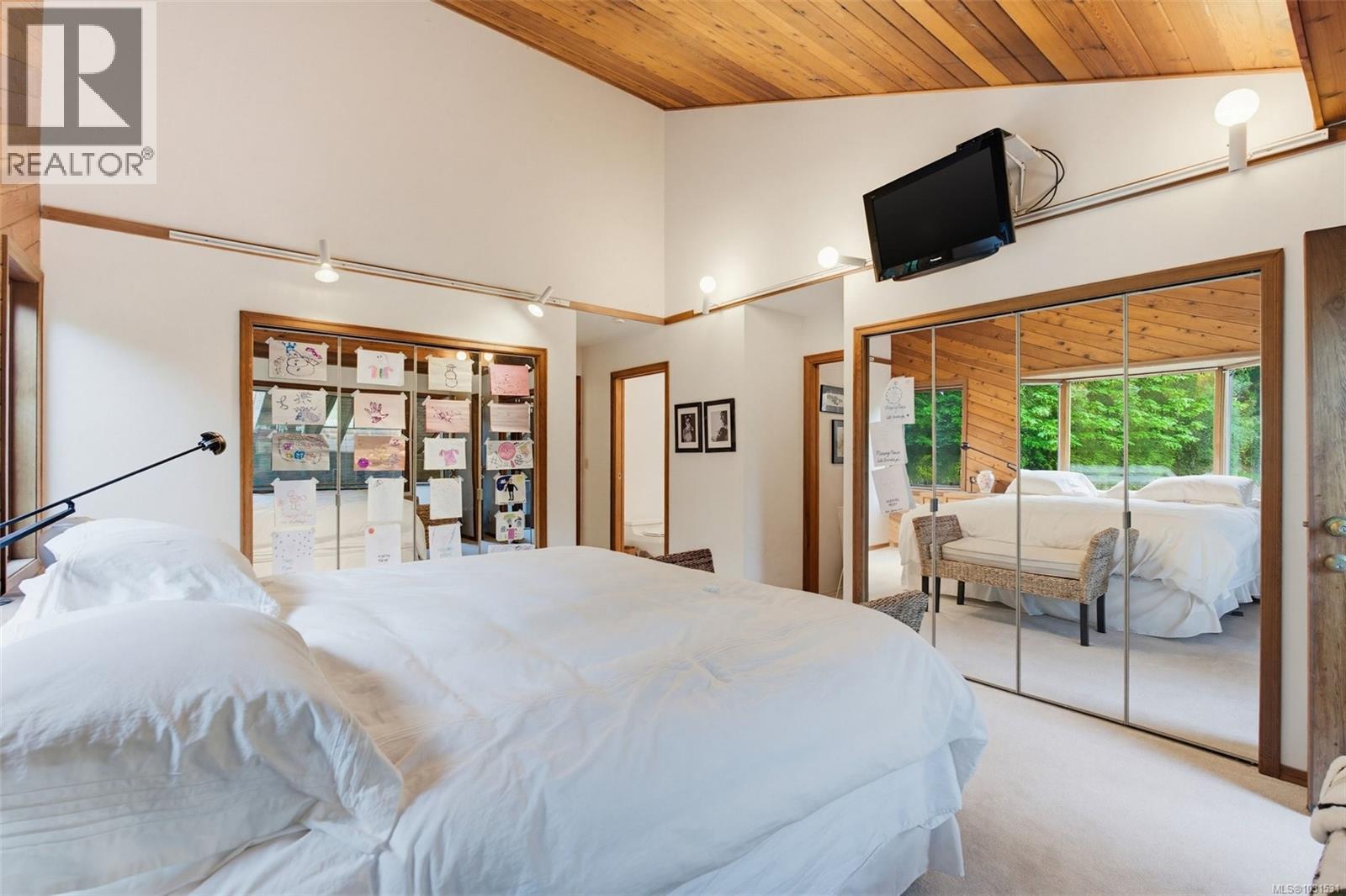 5630 Batu Rd, Saanich, British Columbia  V8Z 6K5 - Photo 32 - 1031531