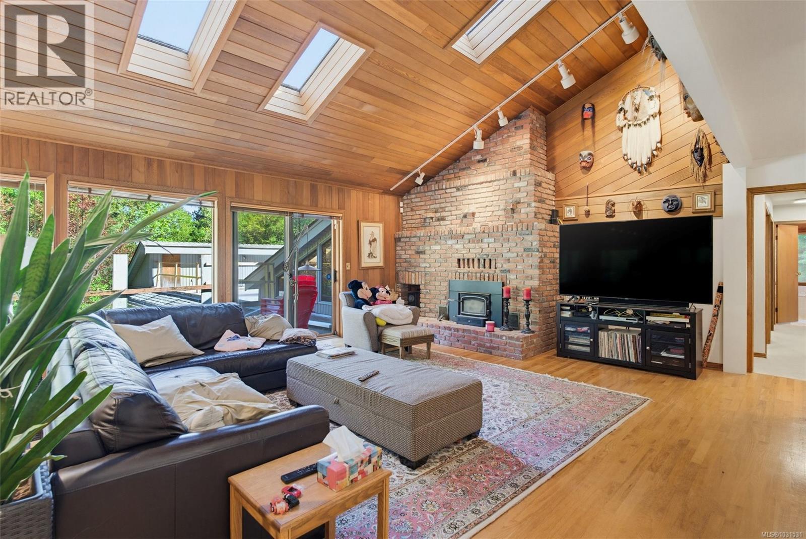 5630 Batu Rd, Saanich, British Columbia  V8Z 6K5 - Photo 11 - 1031531