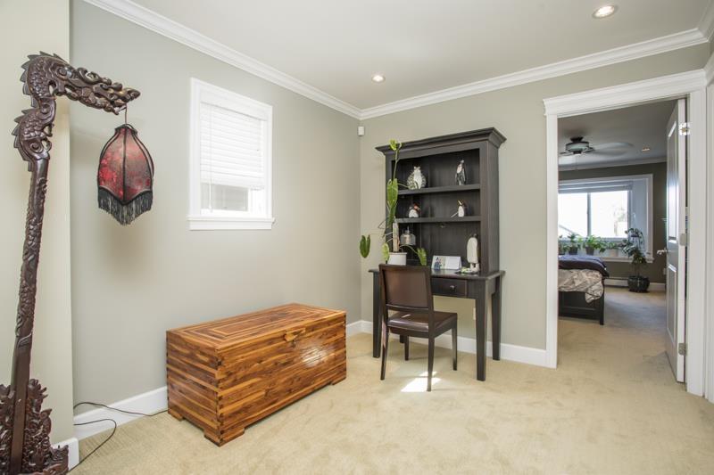 21053 83 Avenue, Langley, British Columbia  V2Y 0B8 - Photo 4 - R3120343