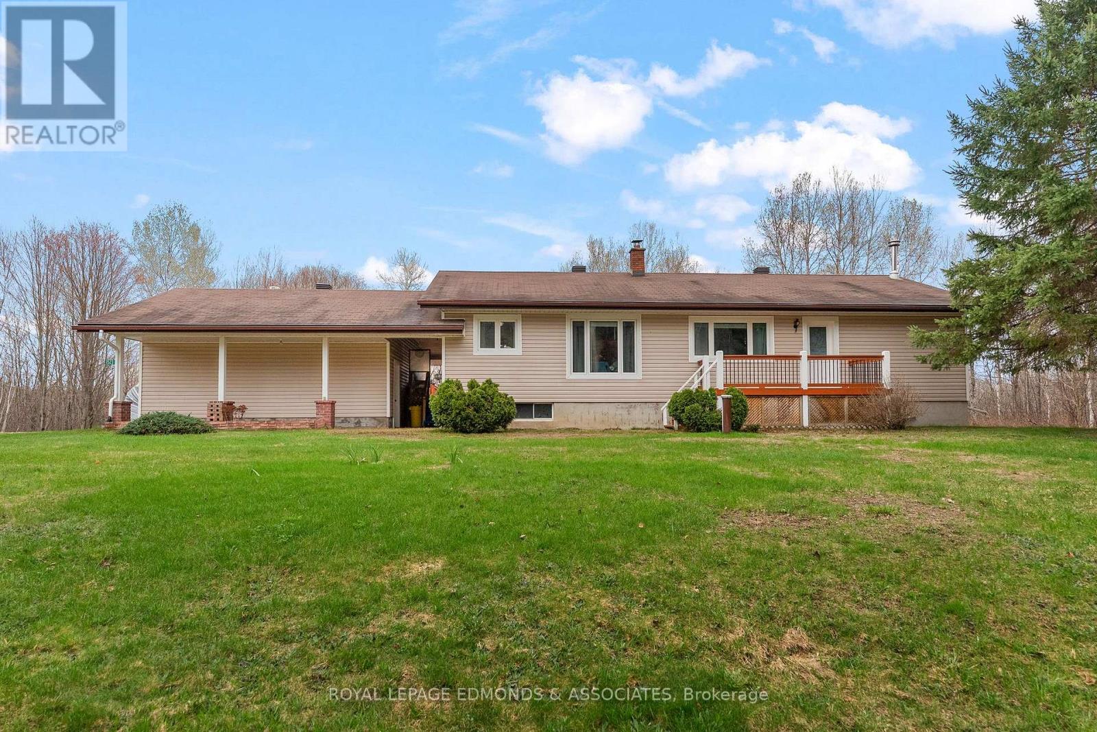 1523 Barron Canyon Road, Petawawa, Ontario  K8A 6W7 - Photo 2 - X13092092