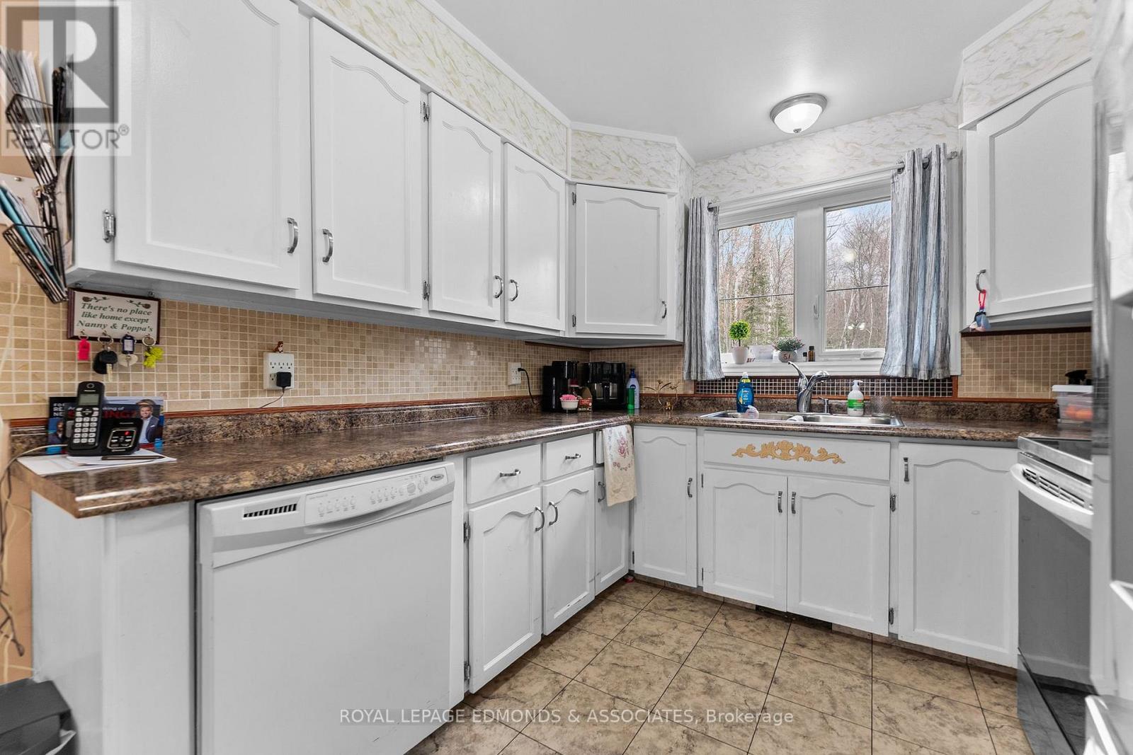 1523 Barron Canyon Road, Petawawa, Ontario  K8A 6W7 - Photo 7 - X13092092