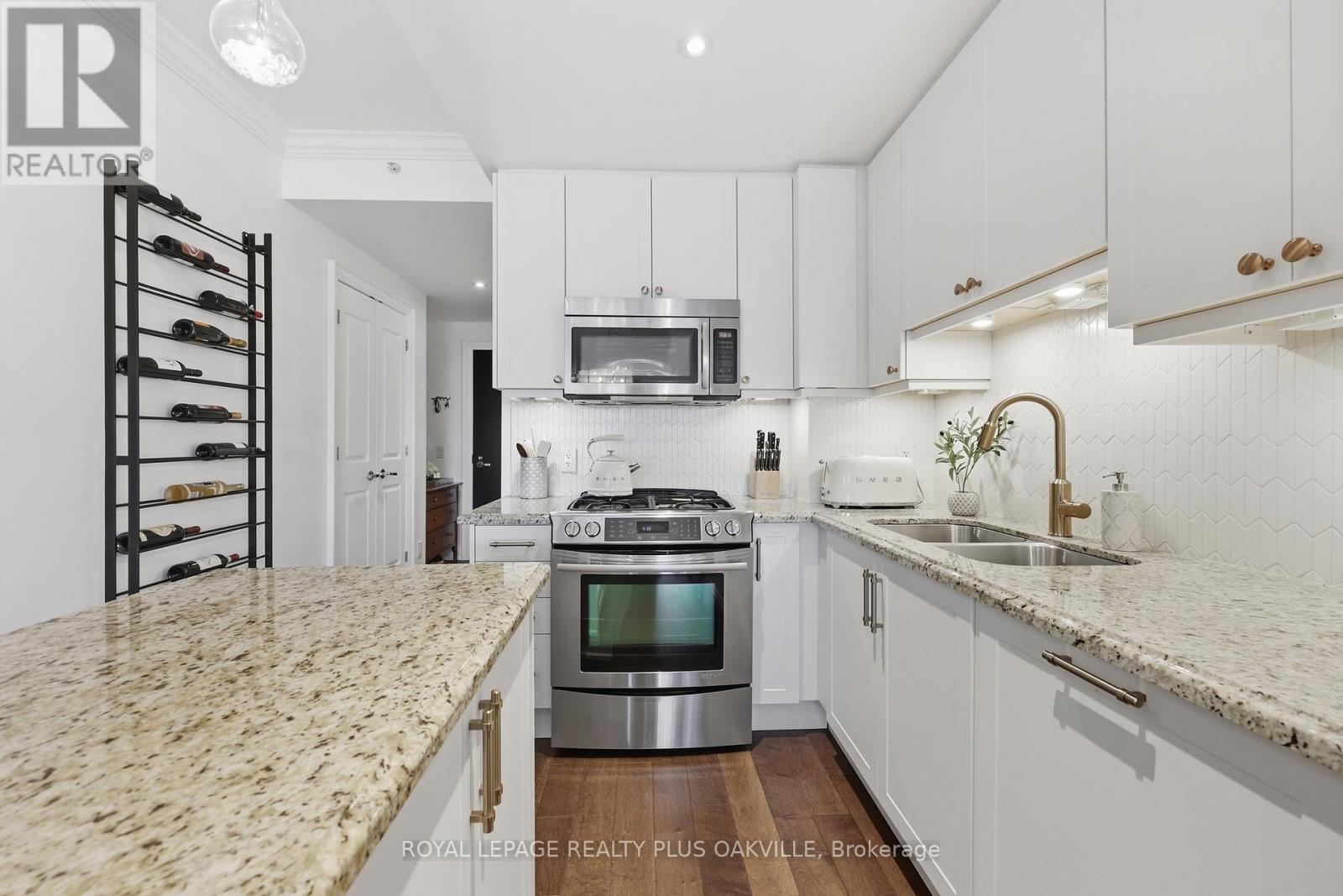 304 - 11 Bronte Road, Oakville, Ontario  L6L 0E1 - Photo 12 - W13091638