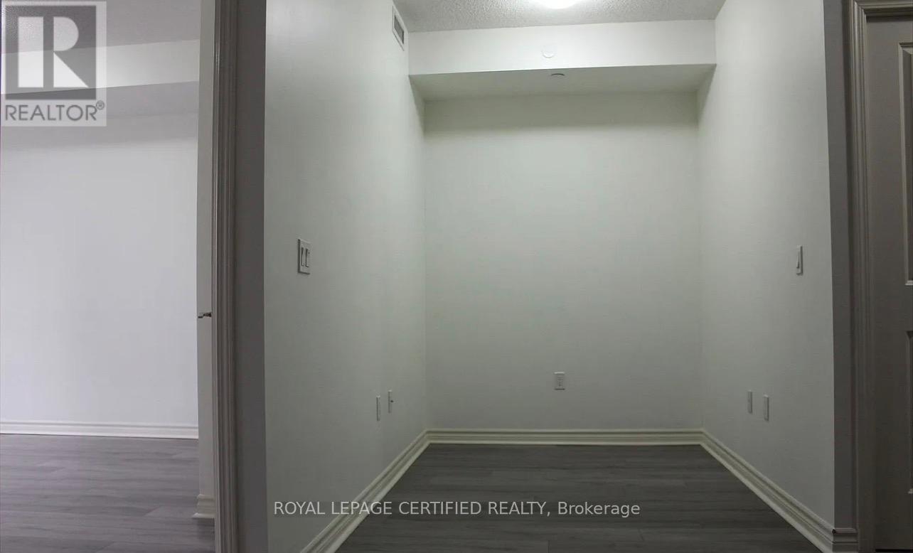 611 - 349 Rathburn Road W, Mississauga, Ontario  L5B 0G9 - Photo 4 - W13091660