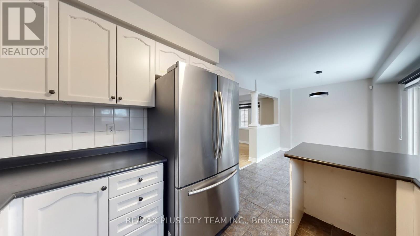 4 Slessor Lane, Brampton, Ontario  L6P 1M3 - Photo 9 - W13091668