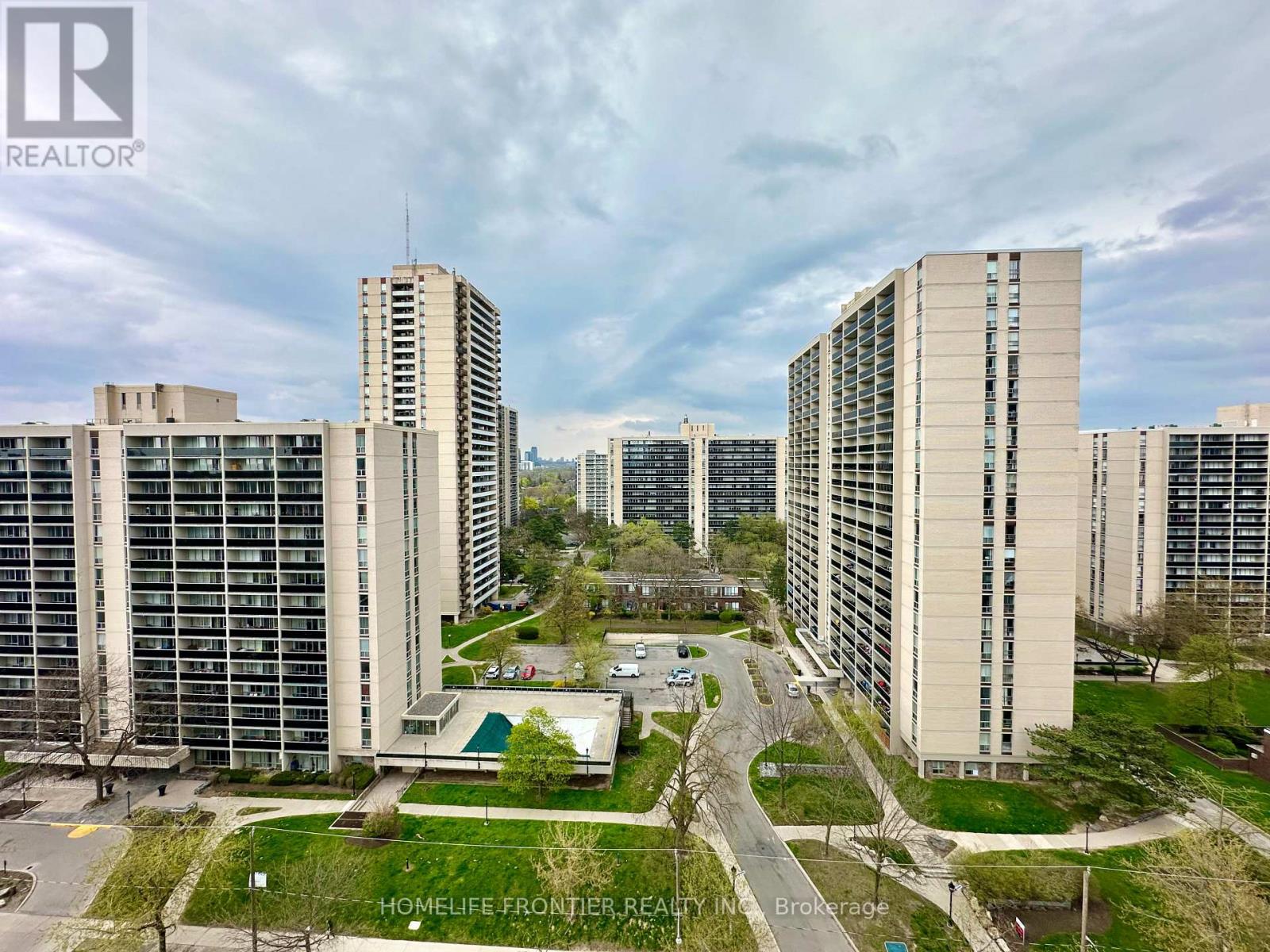 1304 - 70 High Park Avenue, Toronto, Ontario  M6P 1A1 - Photo 12 - W13091710