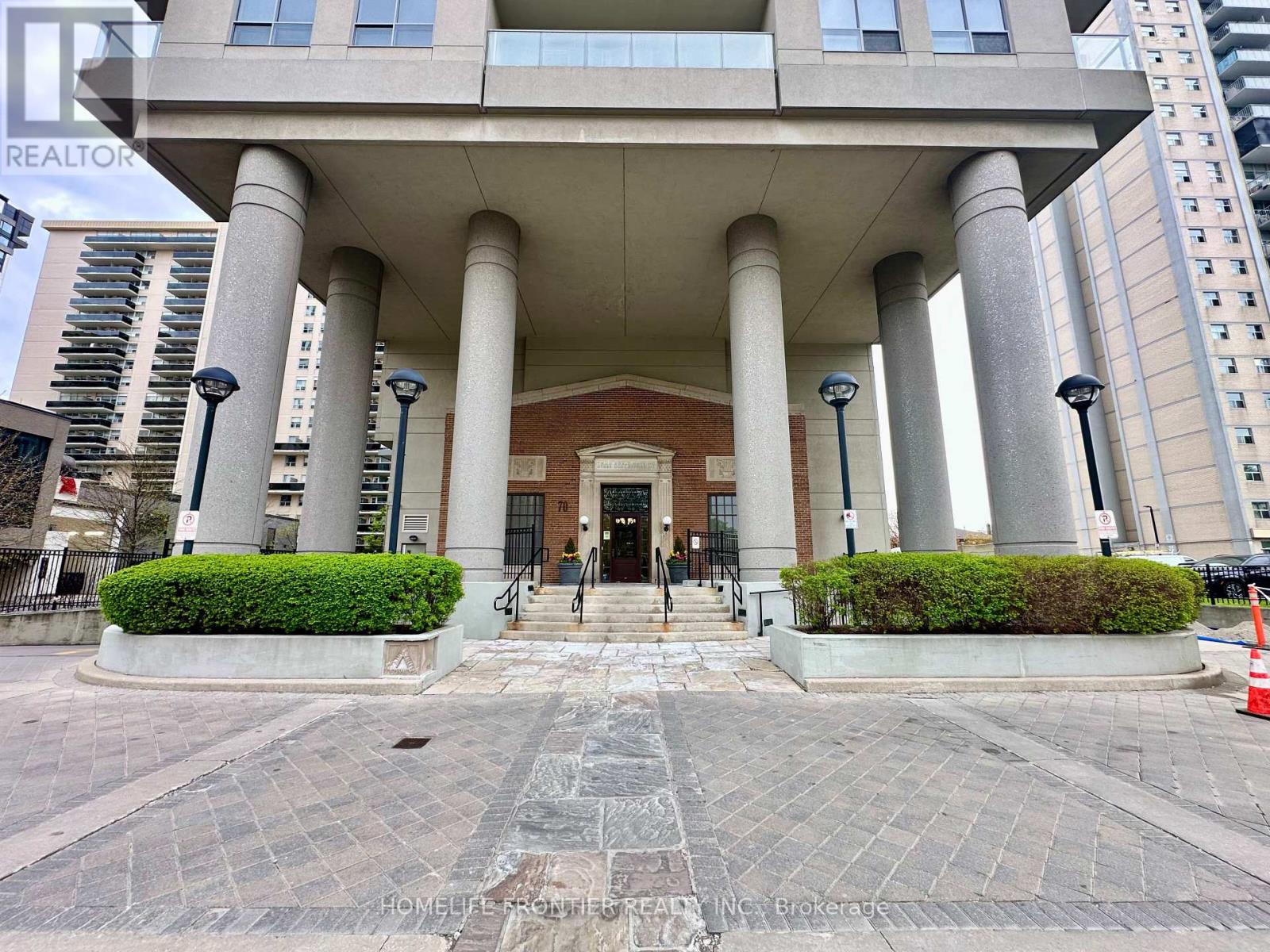 1304 - 70 High Park Avenue, Toronto, Ontario  M6P 1A1 - Photo 2 - W13091710