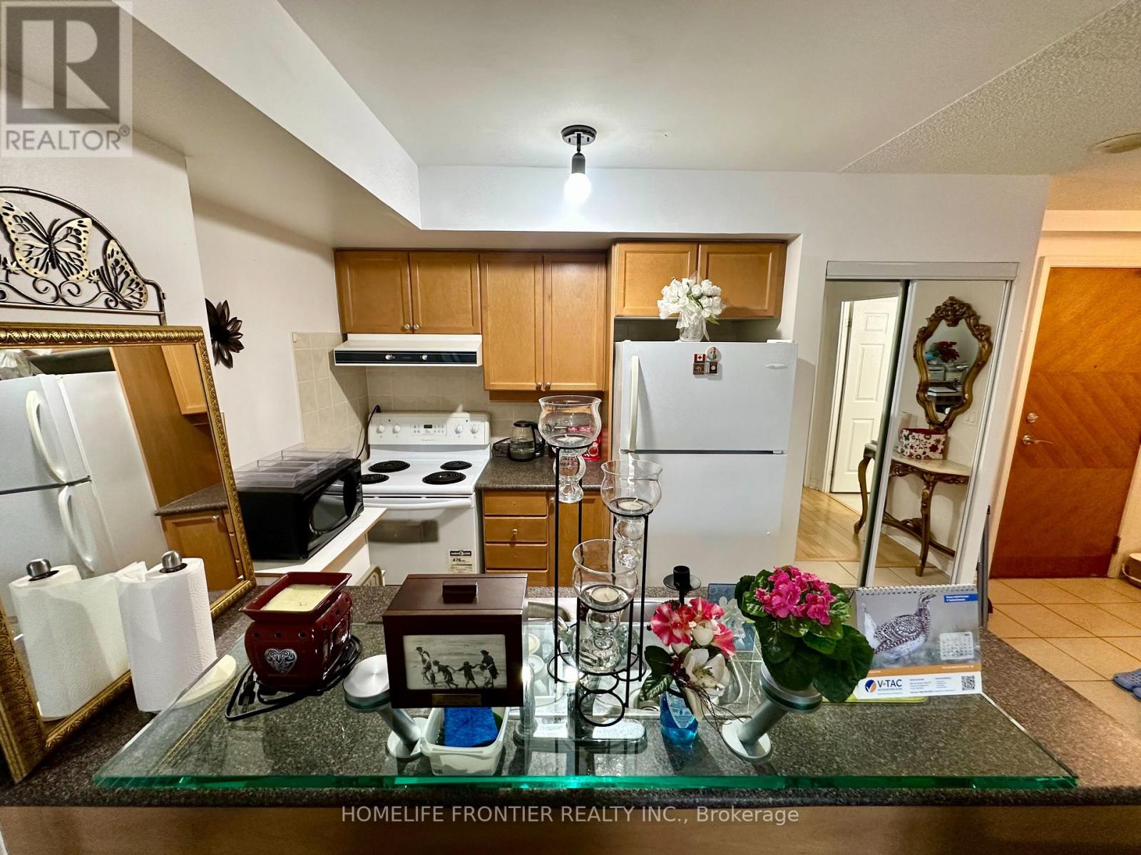 1304 - 70 High Park Avenue, Toronto, Ontario  M6P 1A1 - Photo 7 - W13091710