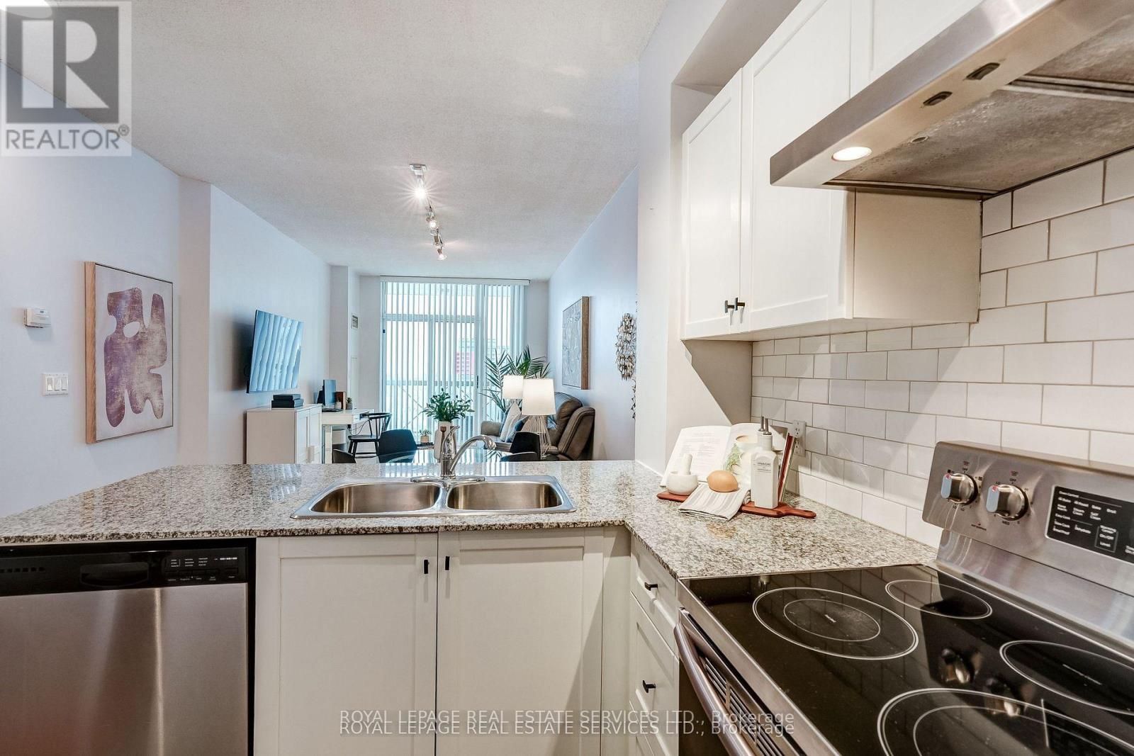 1106 - 1359 Rathburn Road, Mississauga, Ontario  L4W 5P7 - Photo 13 - W13091744