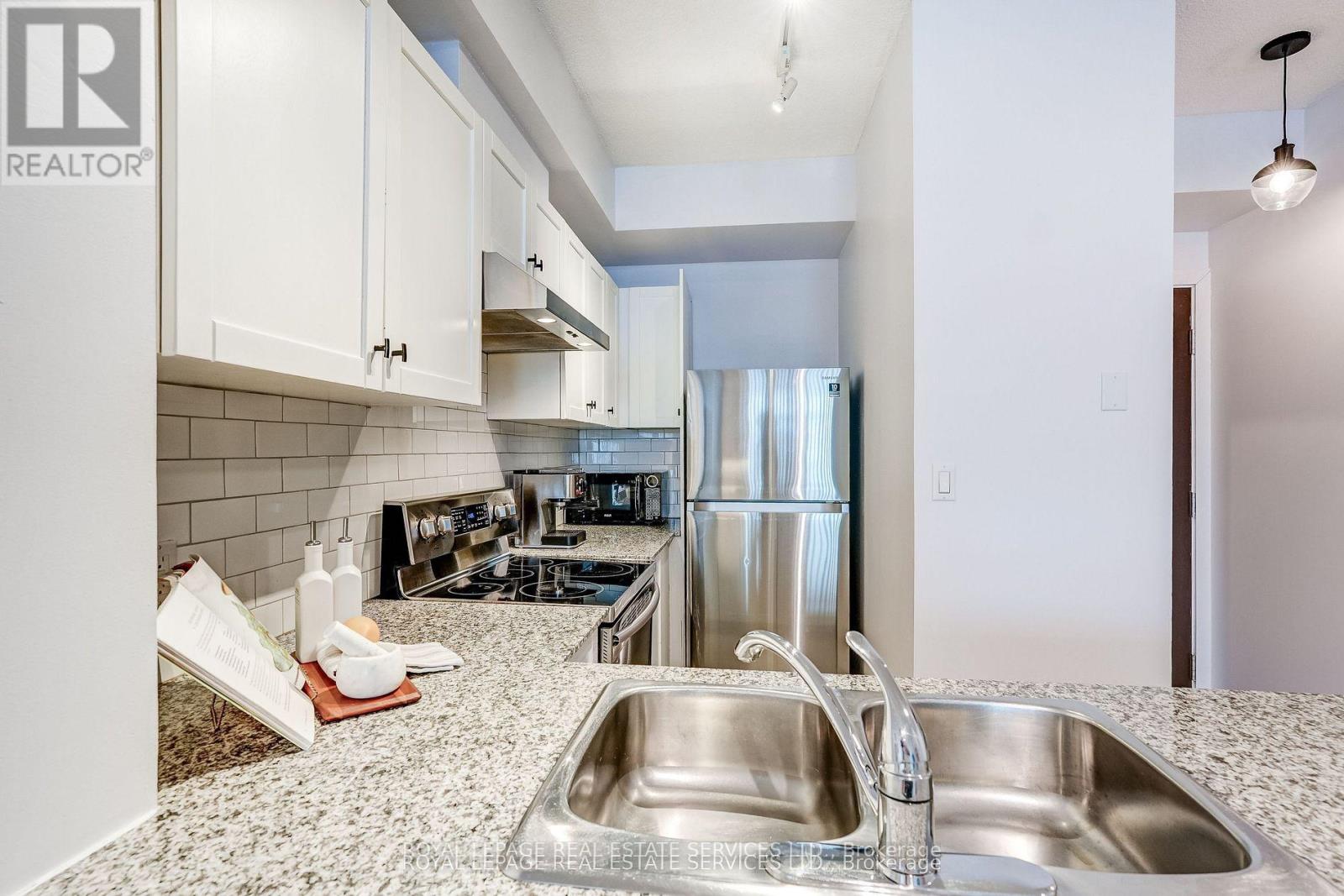 1106 - 1359 Rathburn Road, Mississauga, Ontario  L4W 5P7 - Photo 14 - W13091744