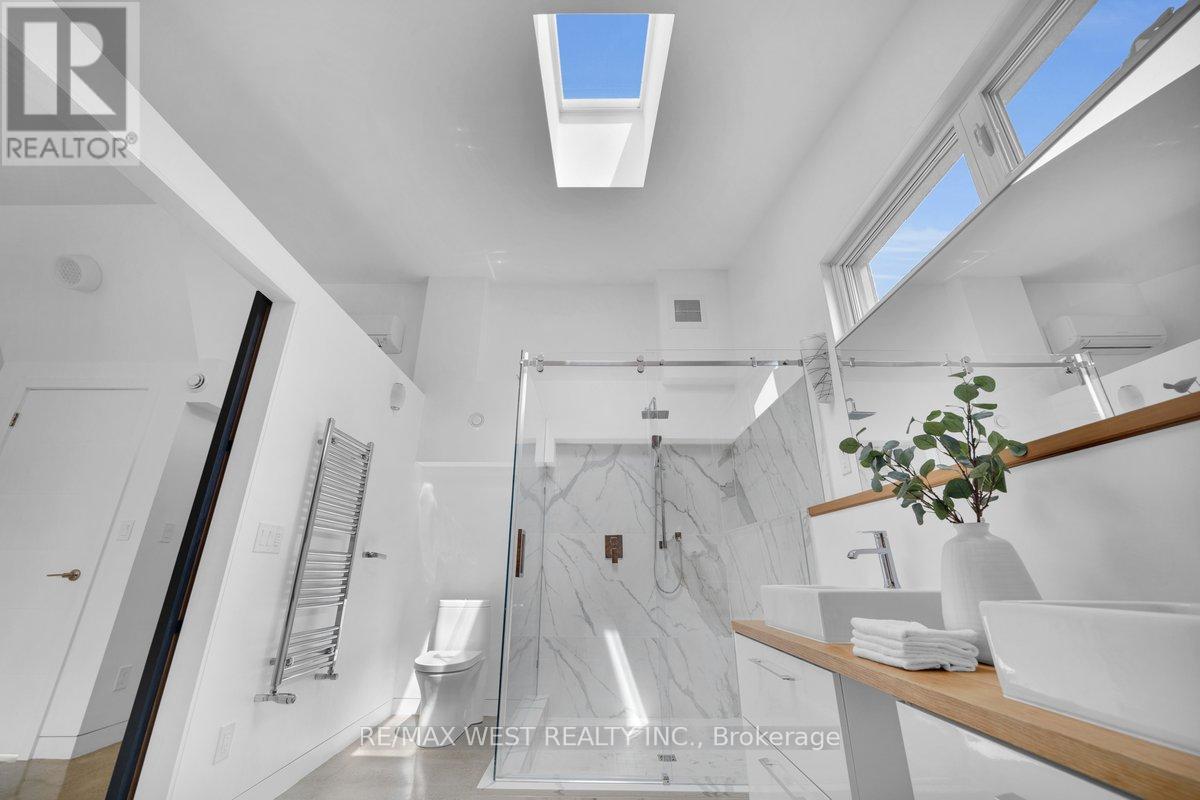 38 Smithfield Drive, Toronto, Ontario  M8Y 3M2 - Photo 21 - W13091750