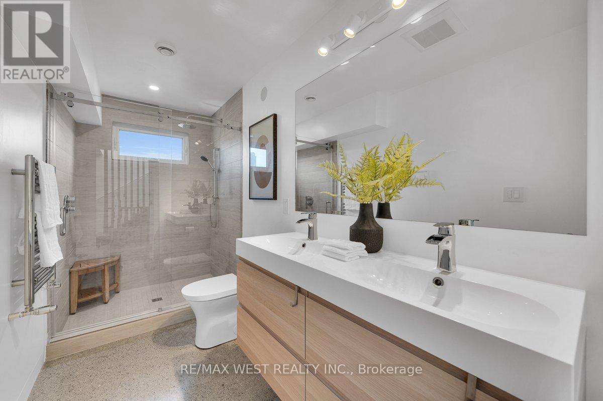 38 Smithfield Drive, Toronto, Ontario  M8Y 3M2 - Photo 29 - W13091750