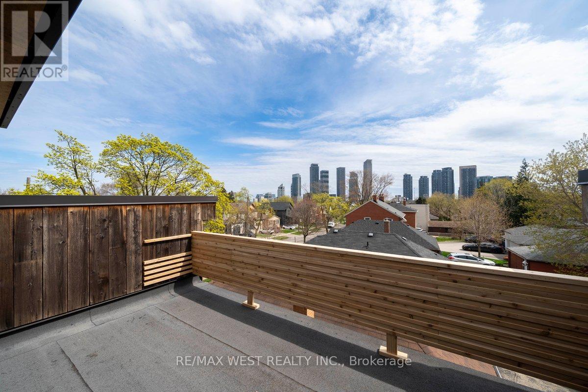 38 Smithfield Drive, Toronto, Ontario  M8Y 3M2 - Photo 33 - W13091750