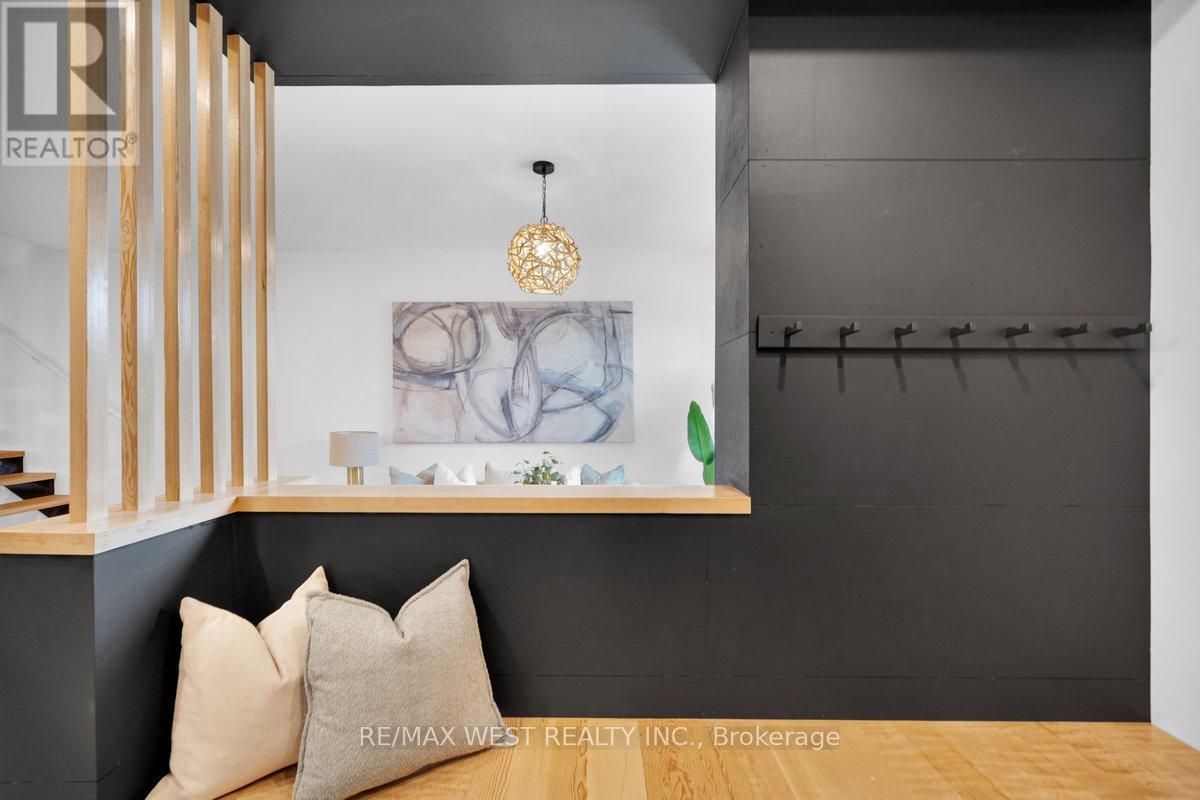 38 Smithfield Drive, Toronto, Ontario  M8Y 3M2 - Photo 4 - W13091750